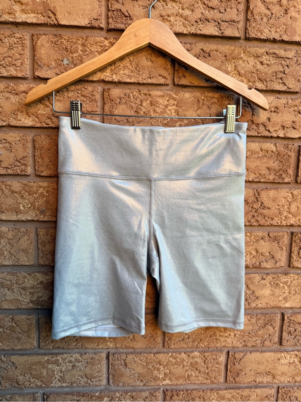 💫4/$25 • Gap Fit Metallic Silver High-Waisted Biker Shorts